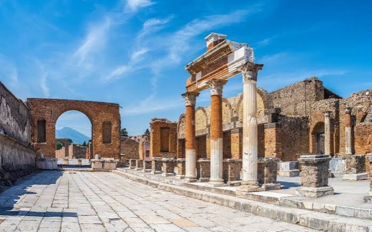 PELLEGRINAGGIO A POMPEI 7 e 8 NOVEMBRE 2026